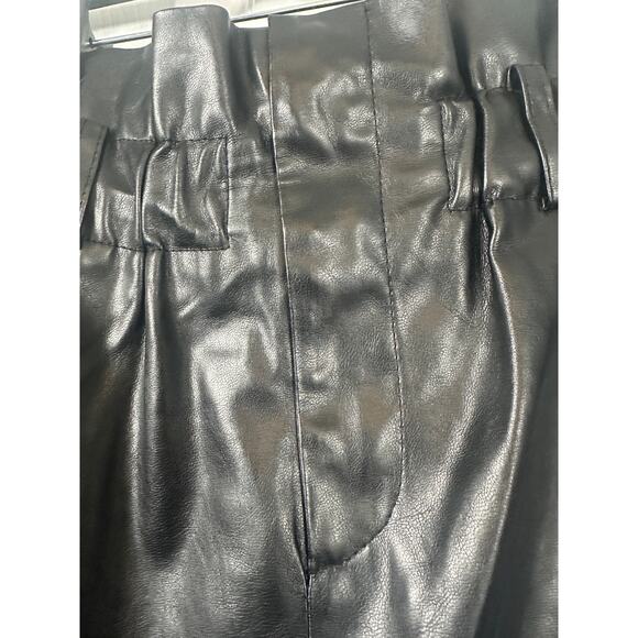 BlankNYC Vegan Leather Paperbag Mini Skirt - Size XS - Picture 3 of 8